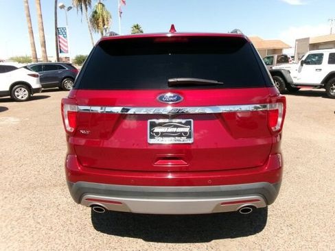 Used 2017 Ford Explorer XLT w/ Equipment Group 201A FWD image 6