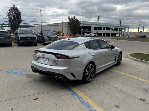 Used 2018 Kia Stinger GT2 image 6