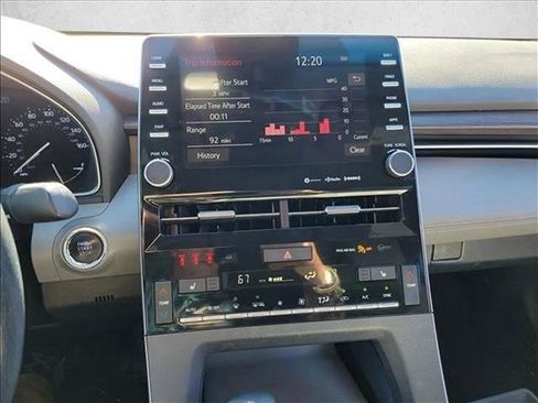 Used 2020 Toyota Avalon XLE image 13