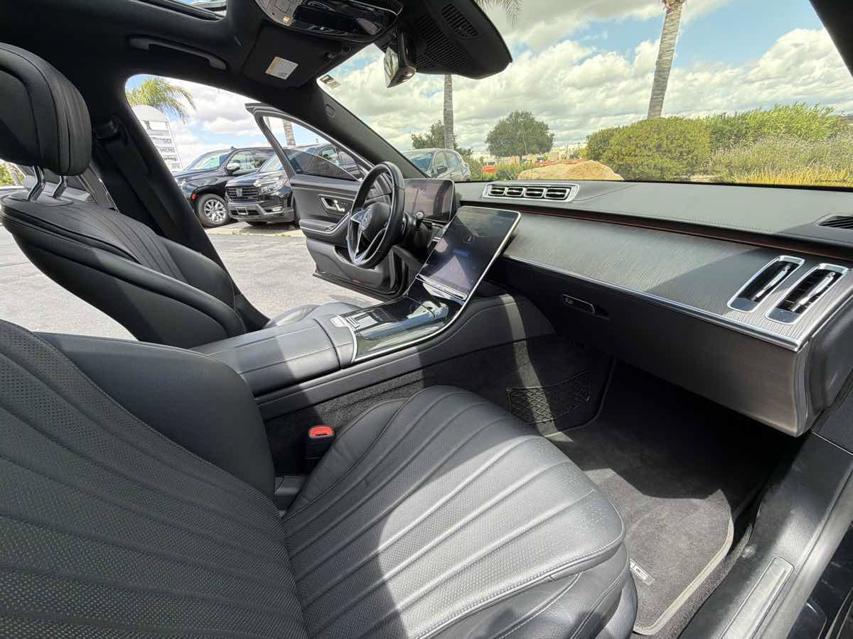 Used 2023 Mercedes-Benz S 500 4MATIC w/ AMG Line image 24