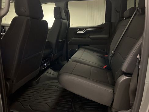 New 2026 GMC Sierra 1500 SLE image 10