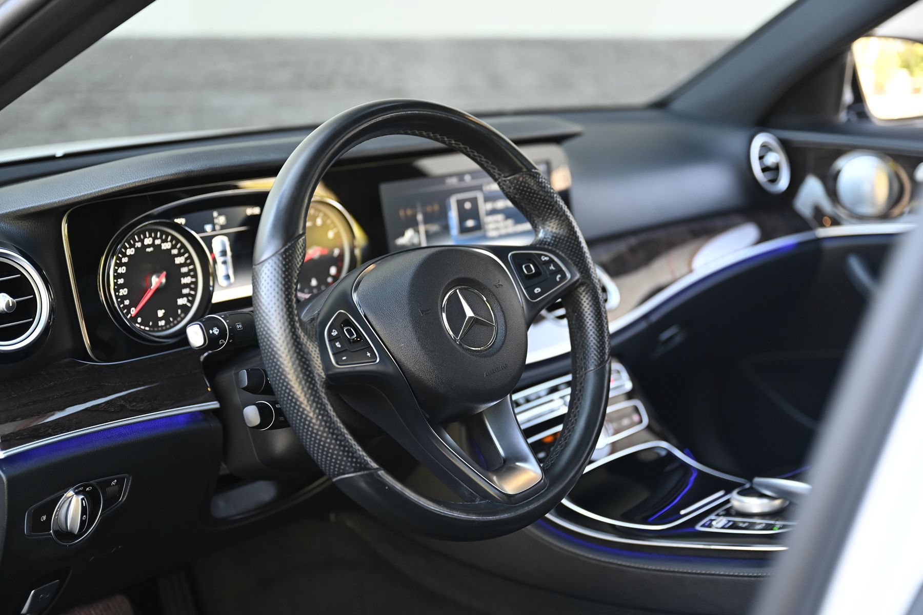 Used 2017 Mercedes-Benz E 300 image 14
