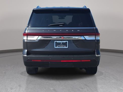 Used 2023 Lincoln Navigator L Reserve AWD/4WD image 6