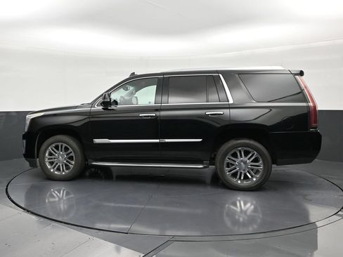 Used 2020 Cadillac Escalade 2WD image 2
