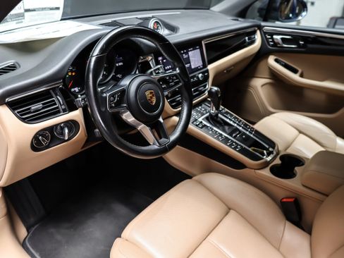 Certified 2020 Porsche Macan AWD/4WD image 21
