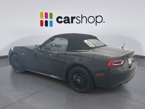 Used 2017 FIAT 124 Spider Classica RWD image 3