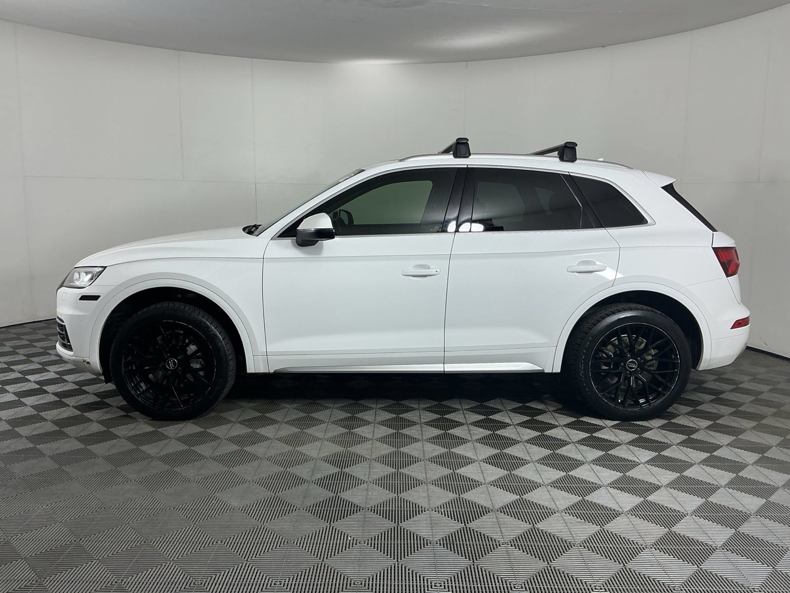Used 2018 Audi Q5 2.0T Premium Plus w/ Premium Plus Package AWD/4WD image 4