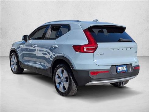 Used 2019 Volvo XC40 T5 Momentum image 8