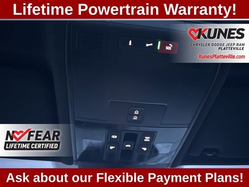 Used 2022 Volkswagen Tiguan SE R-Line image 19