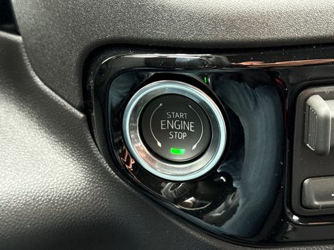 New 2026 GMC Sierra 1500 Elevation image 23