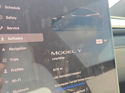 Used 2026 Tesla Model Y 2WD image 22