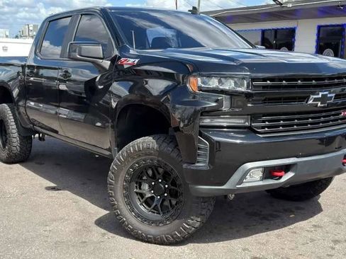 Used 2020 Chevrolet Silverado 1500 LT Trail Boss image 3