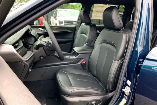 New 2026 Jeep Grand Cherokee Limited w/ Luxury Tech Group II AWD/4WD image 23