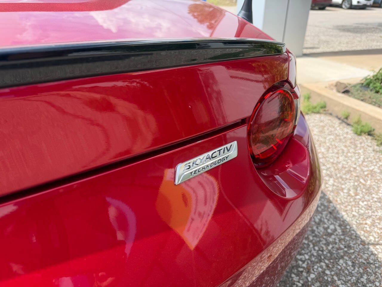 Used 2016 MAZDA MX-5 Miata Club RWD image 28
