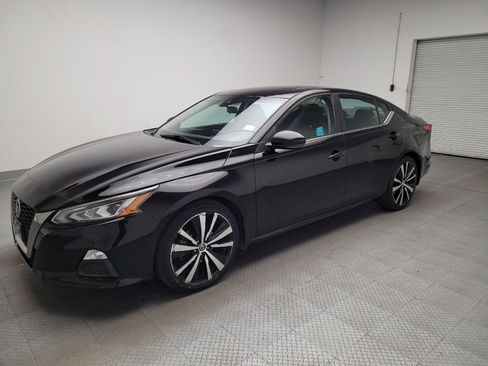 Used 2020 Nissan Altima 2.5 SR w/ Premium Package image 2