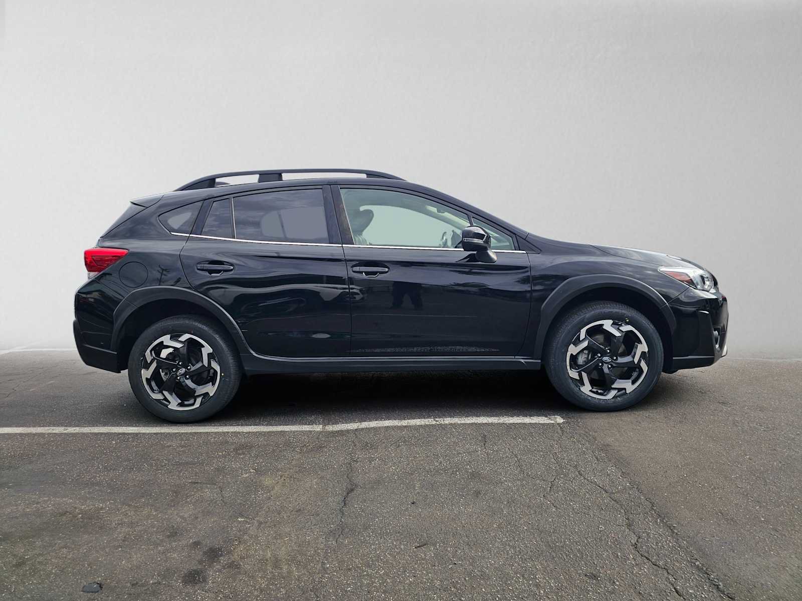 Used 2023 Subaru Crosstrek 2.5i Limited AWD/4WD image 2