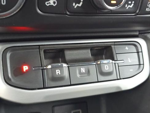 Certified 2023 GMC Acadia SLE image 14