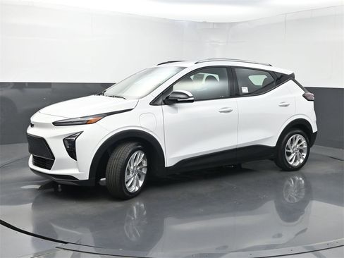 Used 2023 Chevrolet Bolt EUV LT image 20