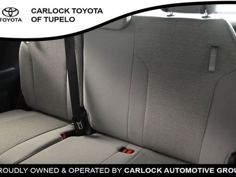 Used 2026 Toyota Sienna LE FWD image 32