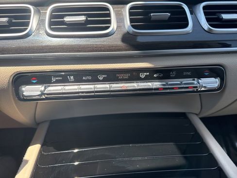 Used 2020 Mercedes-Benz GLS 450 4MATIC image 20