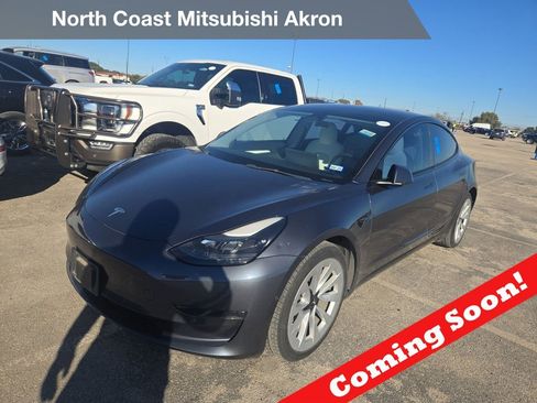 Used 2022 Tesla Model 3 image 1