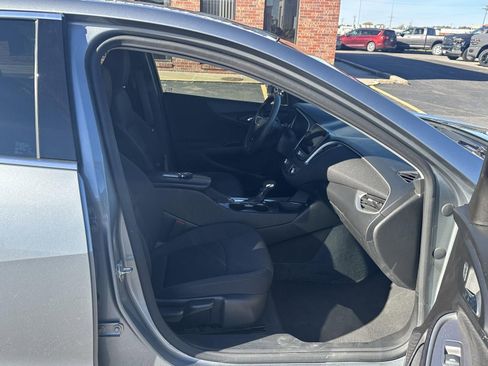 Used 2024 Chevrolet Malibu LT image 35