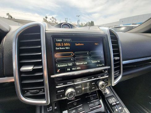 Used 2015 Porsche Cayenne Diesel AWD/4WD image 13