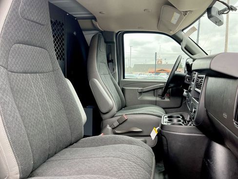 New 2025 Chevrolet Express 2500 w/ Driver Convenience Package RWD image 59