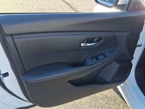 Used 2024 Nissan Sentra SV FWD image 12