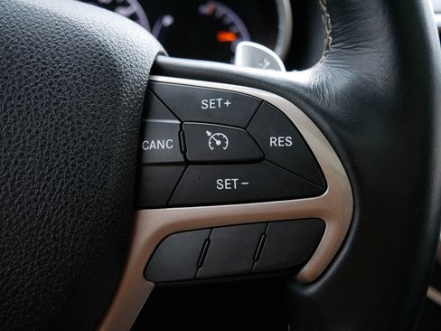 Used 2016 Jeep Grand Cherokee Limited w/ Luxury Group II AWD/4WD image 29