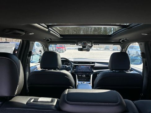 New 2026 Jeep Grand Cherokee Limited AWD/4WD image 36