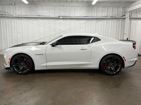 Used 2023 Chevrolet Camaro SS RWD image 9