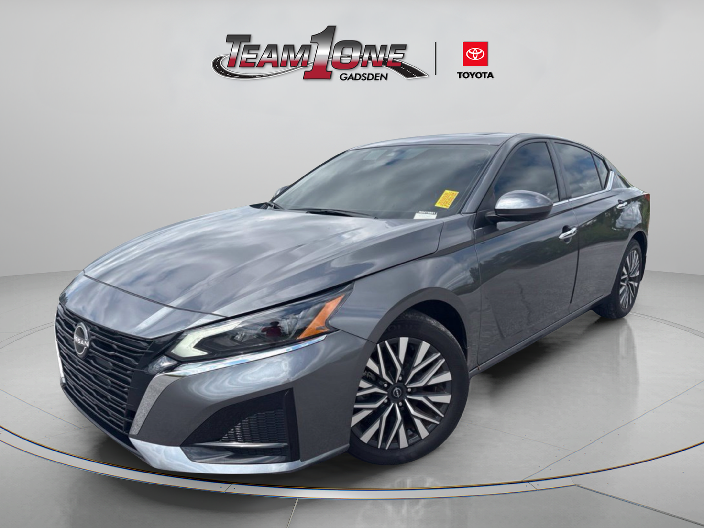 Used 2024 Nissan Altima 2.5 SV w/ SV Premium Package FWD image 4