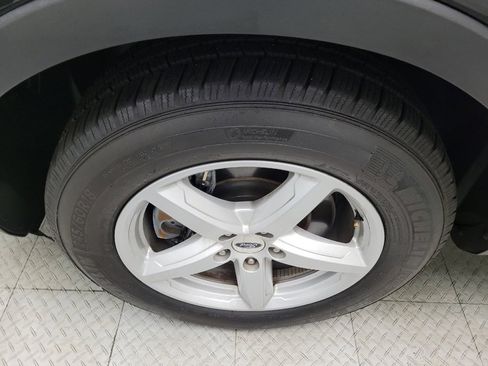Used 2017 Ford Explorer XLT AWD/4WD image 31