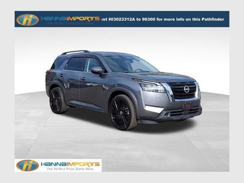 Used 2022 Nissan Pathfinder SV AWD/4WD image 1