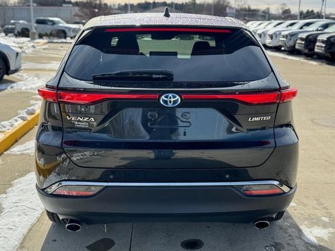 Used 2024 Toyota Venza Limited AWD/4WD image 4