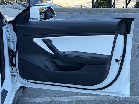 Used 2020 Tesla Model 3 Performance image 36