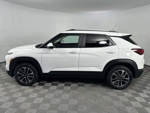 Used 2024 Chevrolet TrailBlazer LT w/ Convenience Package image 11