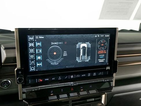 Used 2024 GMC Hummer EV 3X w/ LPO, Illumination Package image 21