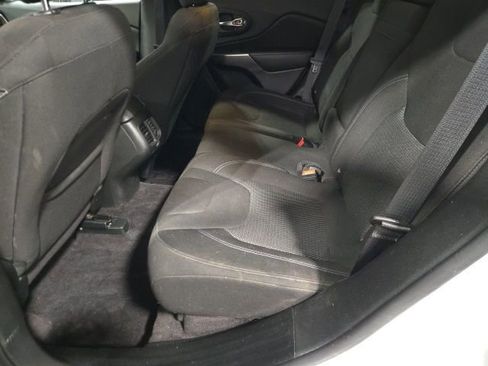 Used 2019 Jeep Cherokee Latitude w/ Cold Weather Group image 13