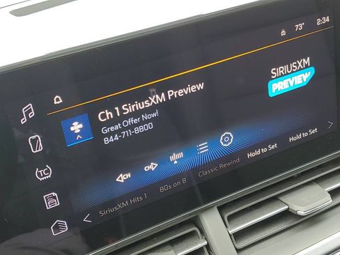 Certified 2024 Chevrolet Trax RS w/ Sunroof Package FWD image 17