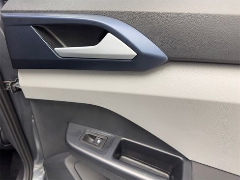 Used 2024 Volkswagen Taos SE image 44