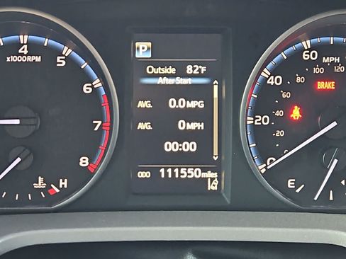 Used 2018 Toyota RAV4 LE FWD image 12