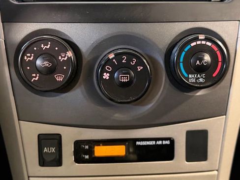 Used 2010 Toyota Corolla image 28