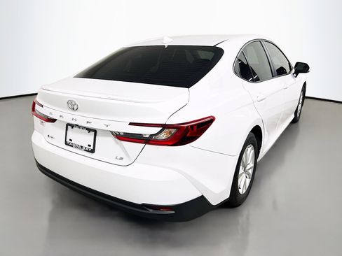 Used 2025 Toyota Camry LE w/ Convenience Package image 4