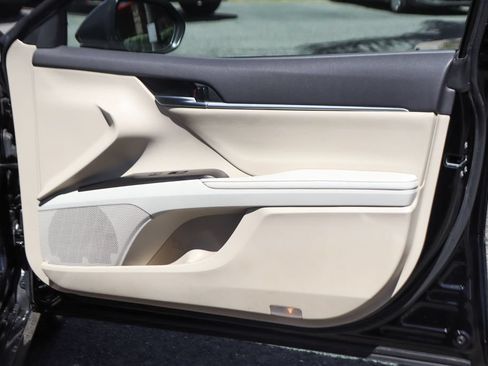 Used 2023 Toyota Camry XLE FWD image 39