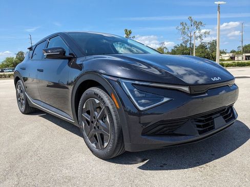 New 2025 Kia EV6 Light RWD image 2