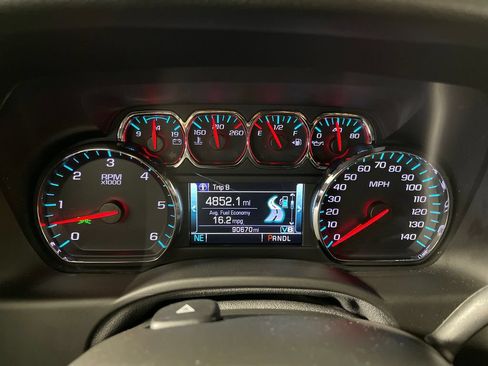 Used 2019 Chevrolet Tahoe LT w/ LT Signature Package RWD image 18