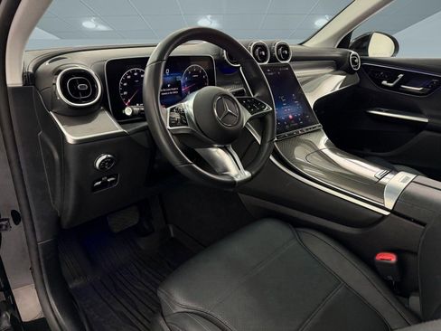Used 2023 Mercedes-Benz GLC 300 4MATIC image 4