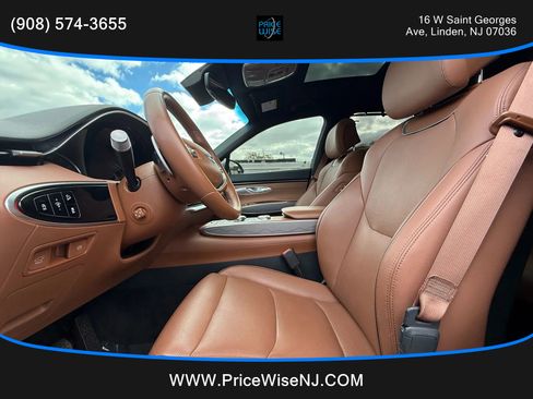 Used 2022 Genesis GV70 2.5T w/ Advanced Package image 8